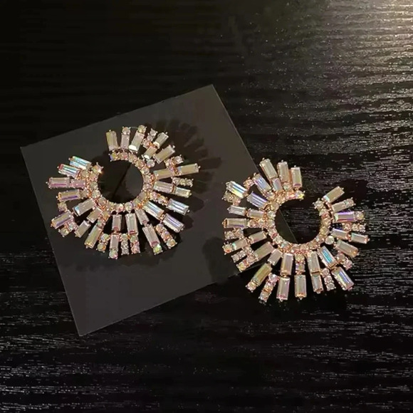 OPULENT CRYSTAL STARDUST EARRINGS - Picture 5 of 15